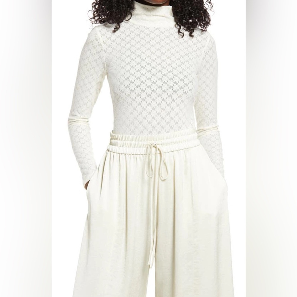 OPEN EDIT Long Sleeve Lace Bodysuit in Ivory